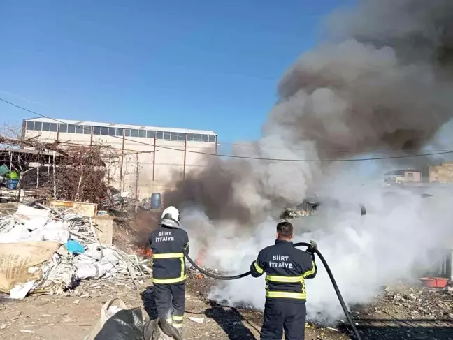 Siirt'te Hurdalıkta Yangın Çıktı, İtfaiye Müdahale Etti