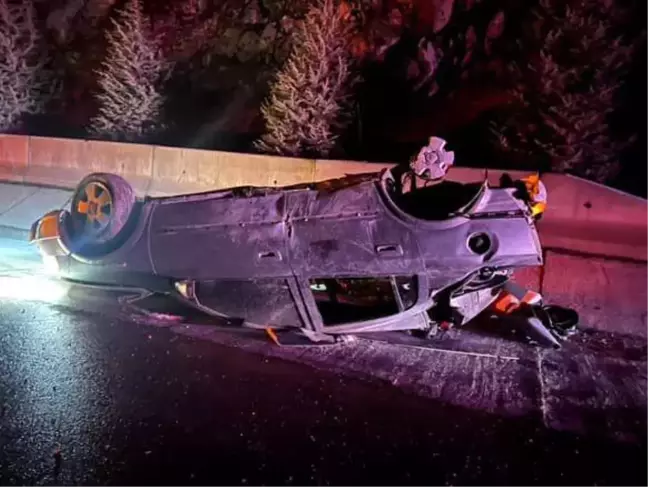 Isparta'da Takla Atan Otomobilde 3 Yaralı