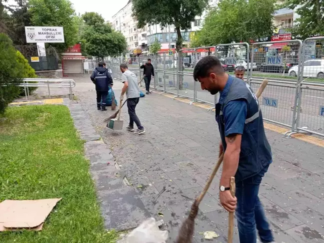 Diyarbakır'da Şiddetli Rüzgarın Zararları