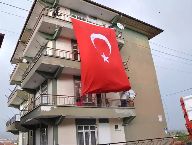 Yıldırım Düşmesi Sonucu Yaralanan Asker Şehit Oldu