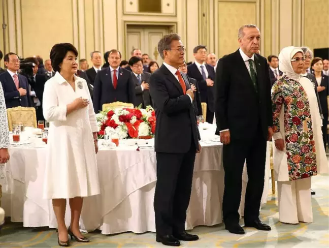 Cumhurbaşkanı Erdoğan, Onuruna Verilen Akşam Yemeğine Katıldı