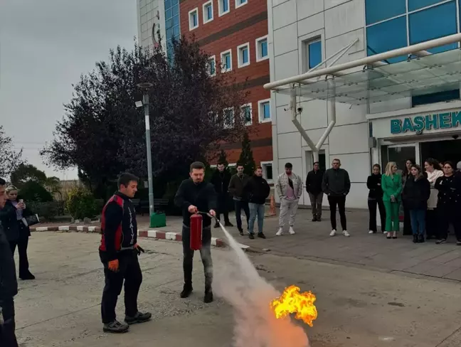 Babaeski Devlet Hastanesi'nde Yangın ve Zehirli Gazlara Müdahale Eğitimi