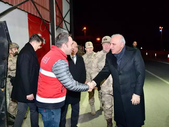 Diyarbakır Valisi Zorluoğlu'ndan Yeni Yıl Kutlaması ve Güvenlik Ziyareti