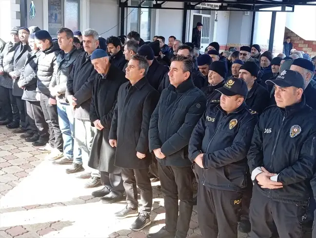 Kanserle Mücadele Eden Polis Memuru Eyüp Yılmaz Son Yolculuğuna Uğurlandı