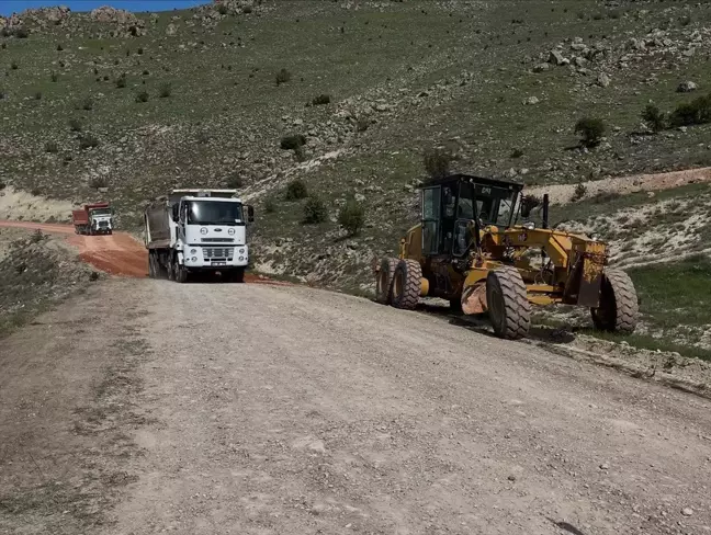 Elazığ'da Köy Bağlantı Yolu İçin Çalışmalar Başladı