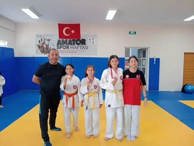 Kumluca'da 19 Mayıs Judo Turnuvası Düzenlendi