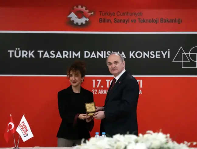 Türk Tasarım Danışma Konseyi Onur Ödülü Bahar Korçan'ın