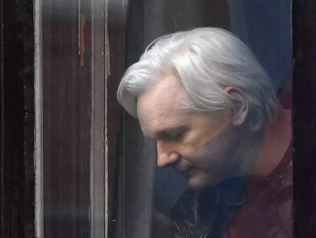 İngiltere İçişleri Bakanı Patel onayladı: WikiLeaks'ın kurucusu Assange ABD'ye iade edilecek