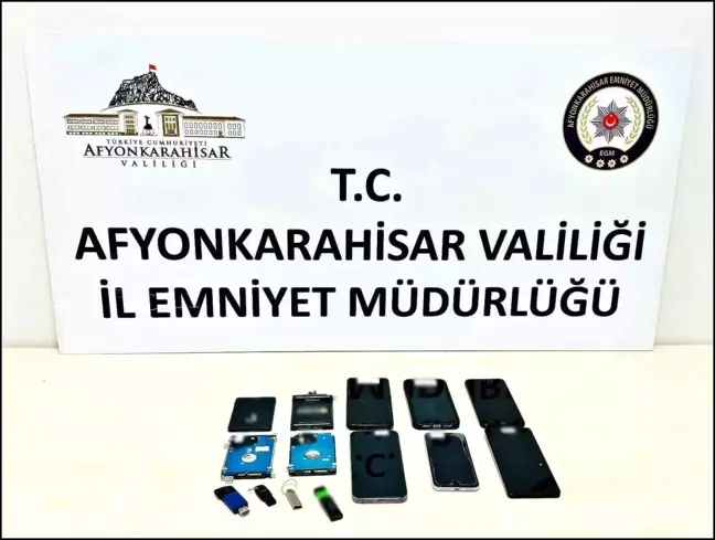 Afyonkarahisar'da Müstehcen Videolar Paylaşan 4 Kişi Yakalandı