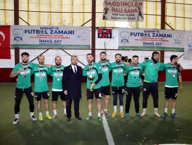 Son dakika haberleri | Edremit'te 'Geleneksel Mahalleler Arası Futbol Turnuvası' sona erdi