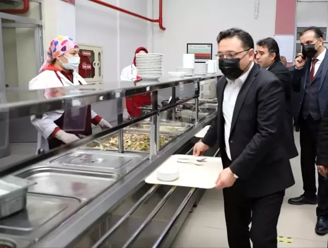 Vali Çiçek gençlerle buluştu