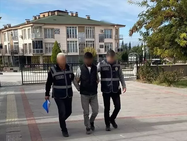 Burdur'da Park Halindeki Otomobili Çalan Zanlı Tutuklandı