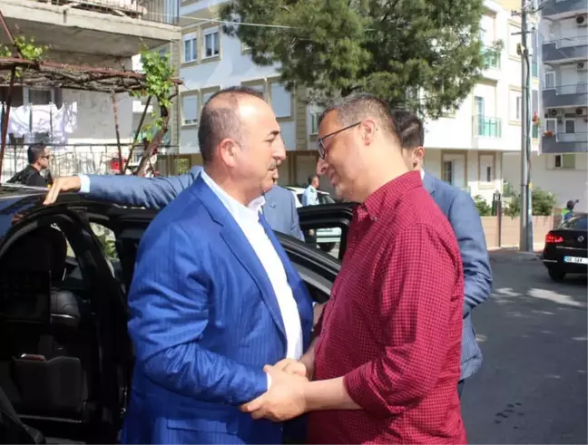 Bakan Çavuşoğlu'ndan, Cumhurbaşkanı Erdoğan'ın Avukatı Ahmet Özel ve Ailesine Taziye Ziyareti