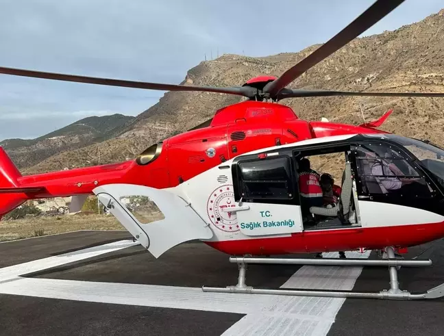 Gümüşhane'de Ayı Saldırısı Sonucu Yaralanan Kişi Ambulans Helikopterle Trabzon'a Getirildi