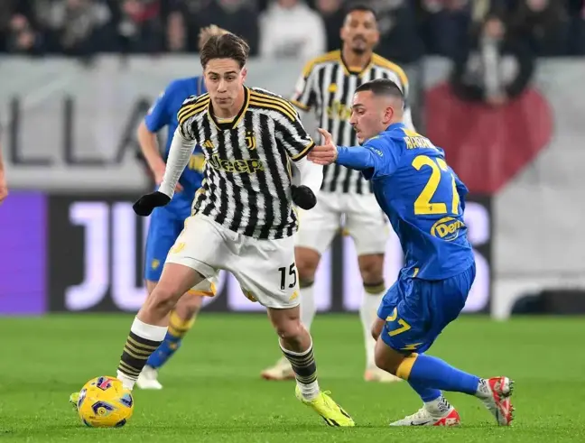 Juventus, Frosinone'yi 4-0 mağlup ederek yarı finale yükseldi