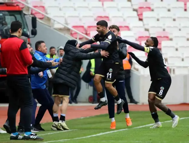 Sivasspor, Alanyaspor'a 2-1 mağlup oldu