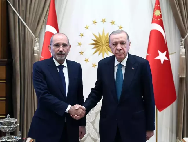 Cumhurbaşkanı Erdoğan, Ürdün Dışişleri Bakanı Eymen es-Safedi'yi kabul etti