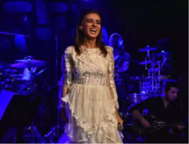 Yıldız Tilbe Jolly Joker'i Büyüledi