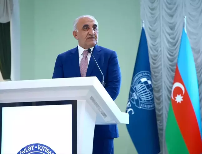 Bakü'de düzenlenen panelde güç savaşları ve Güney Kafkasya ele alındı