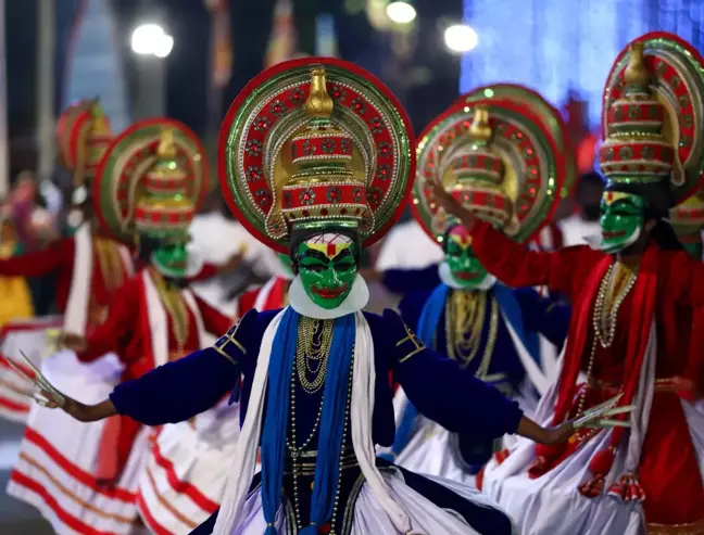 Sri Lanka'da Navam Perahera Festivali Coşkuyla Kutlandı