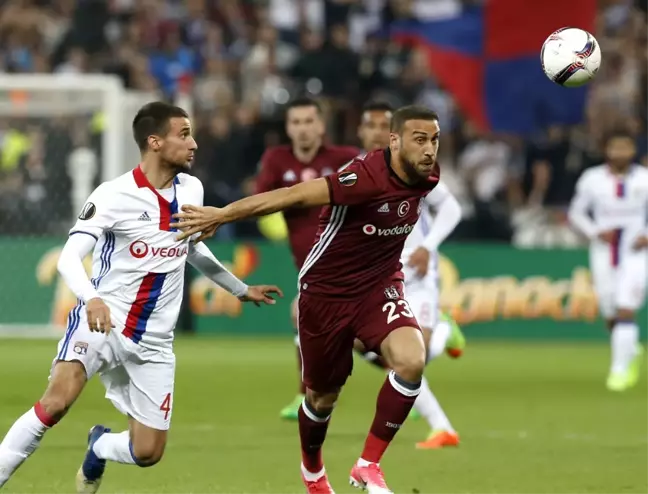 Beşiktaşlı Taraftarlar Coşkuyla Lyon Maçını Bekliyor