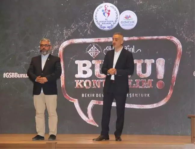 Bekir Develi ve Erem Şentürk Yozgat'ta Gençlerle Buluştu
