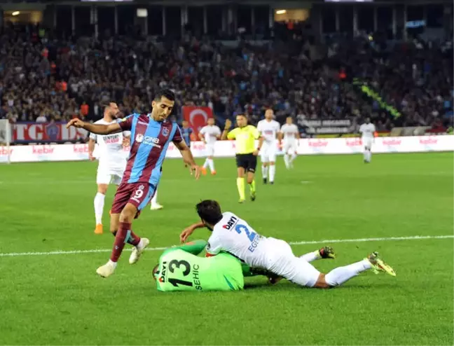 İlk Yarı Sessiz Bitti