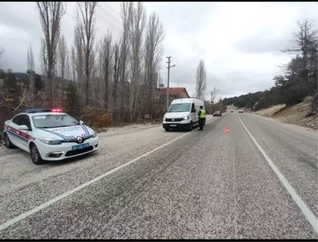 Kaş'ta zorunlu kış lastiği denetimi yapıldı