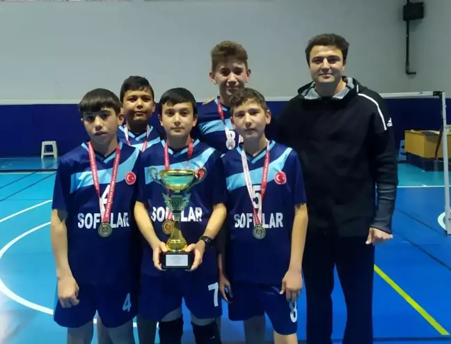 Badmintonda Kütahya'yı Sofular Ortaokulu temsil edecek