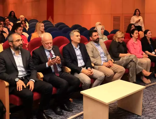 ESOGÜ'de 'Güvenli Annelik Uygulamaları' Konferansı Düzenlendi