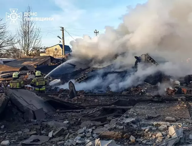 Ukrayna'ya Rus Füze ve İHA Saldırısı: 2 Ölü, 6 Yaralı