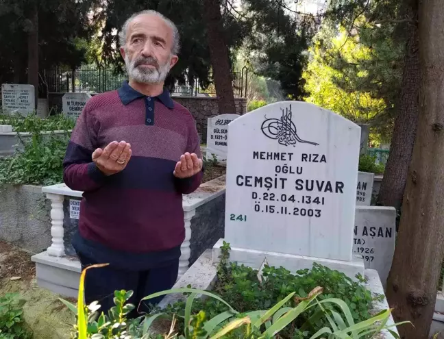 Kenan Evren'e tepki gösteren eski eserler sevdalısı Suvar mezarı başında anıldı