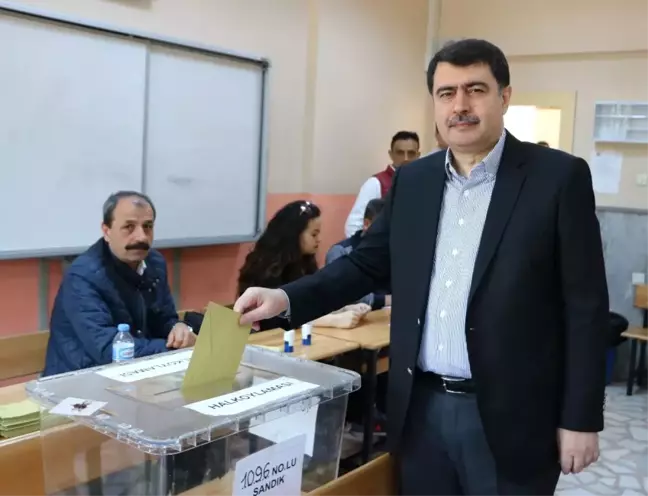 Vali Şahin: