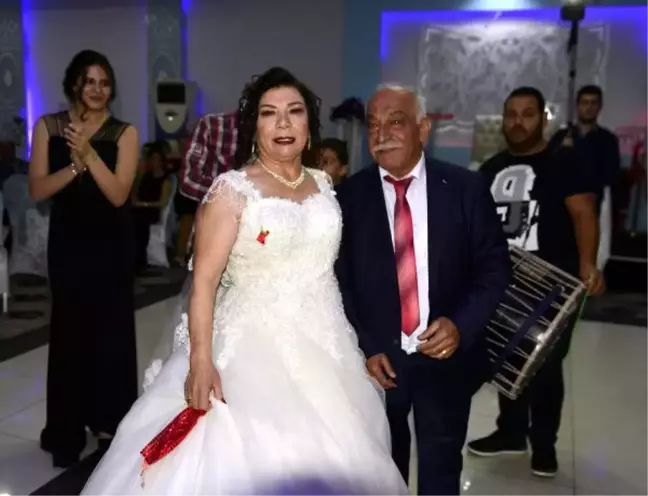 67 Yaşında Gelinlik Giyip Düğün Yaptı