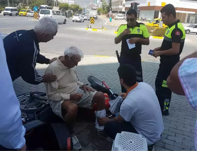 Motosikletin Altında Kalan Yaşlı Adam Yaralandı