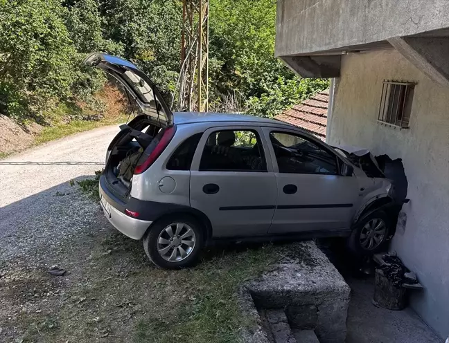 Ordu'da trafik kazasında aynı aileden 4 kişi yaralandı