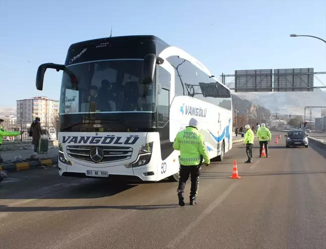 Van'da Kış Lastiği Denetimleri Başladı