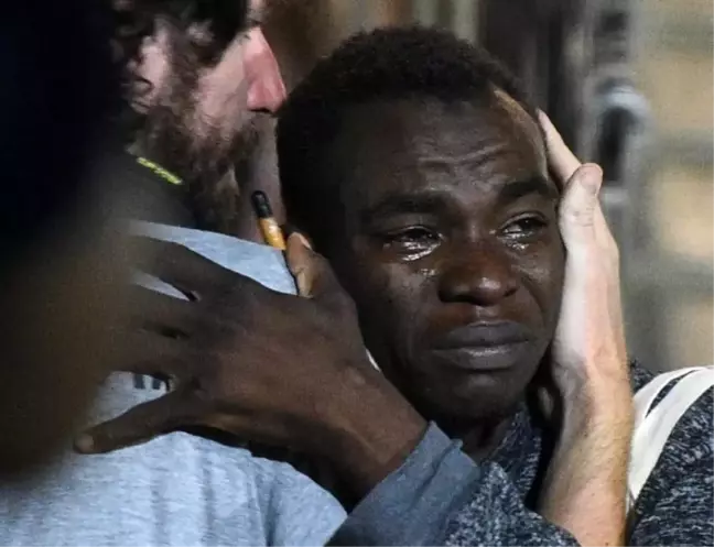 Open Arms: 19 gündür denizde bekletilen göçmen yardım gemisindekiler karaya çıkarılıyor