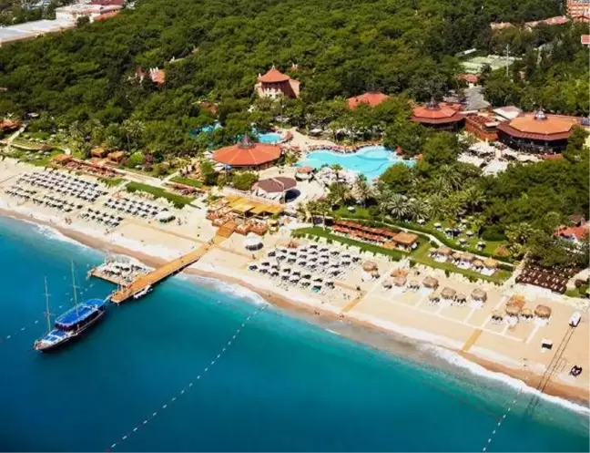 Kemer'deki 5 yıldızlı otelin icradan satışı ertelendi