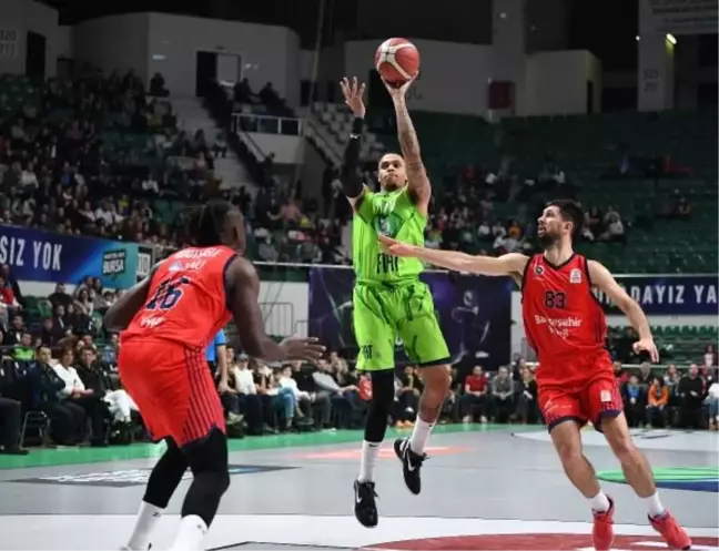 TOFAŞ, Bahçeşehir Koleji'ni 88-86 yenerek galibiyetini sürdürdü