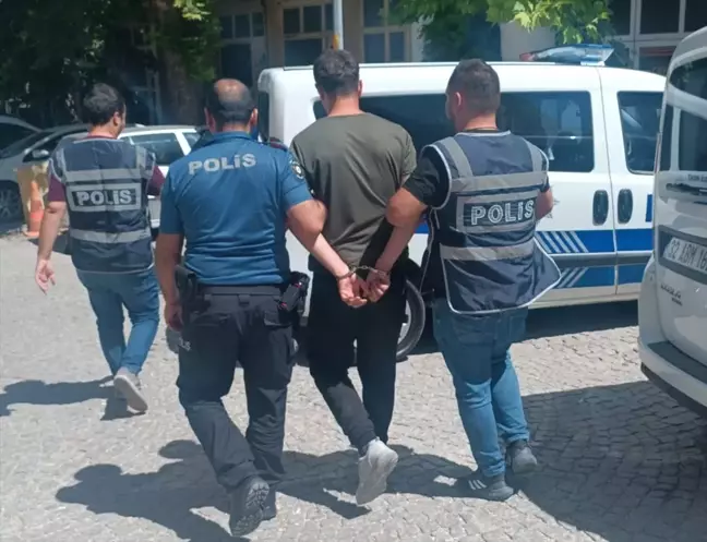 Isparta'da tartıştığı babasını satırla öldüren şüpheli tutuklandı