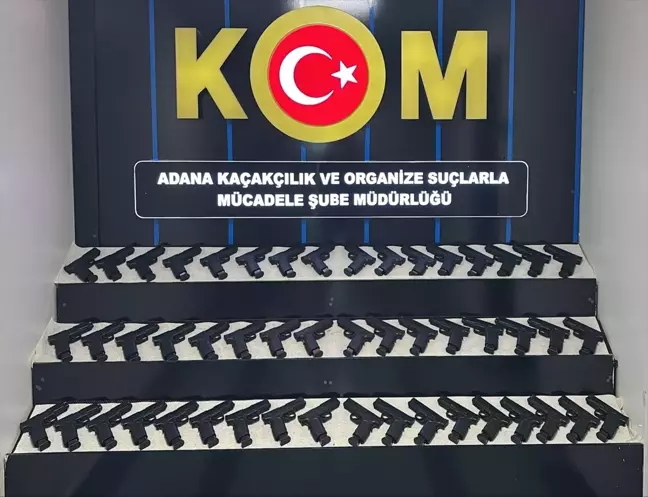 Adana'da Durdurulan Otomobilde 50 Ruhsatsız Tabanca Ele Ge geçirildi