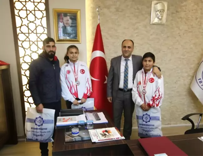 Özaltun, Beyşehir'in Şampiyon Milli Sporcularını Ağırladı