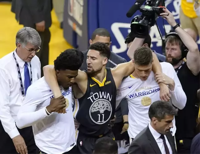 Warriors'ta Klay Thompson'ın sol diz çapraz bağları koptu
