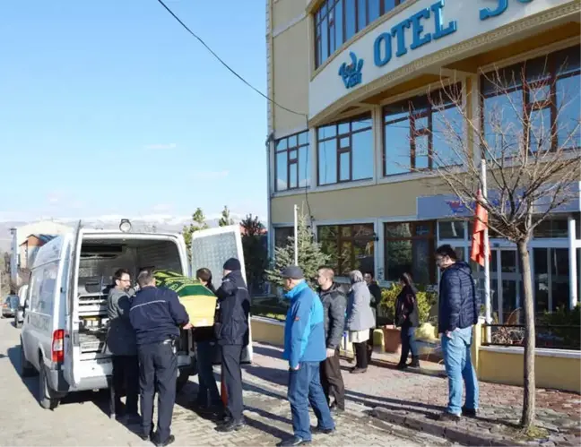 Otel Odasında Ölü Bulundu