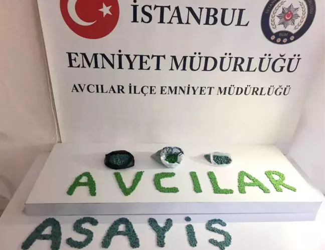 Otomobilin Kaputundan Binlerce Uyuşturucu Hap Çıktı