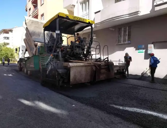 Ağrı haberi | Ağrı Belediyesi, asfaltlama çalışmalarına devam ediyor