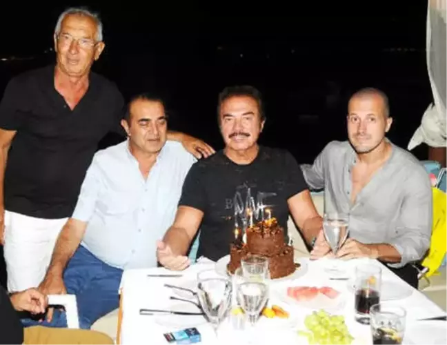 Orhan Gencebay'a Sürpriz Doğum Günü Kutlaması