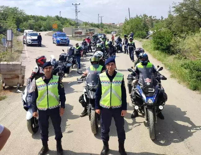 Jandarma, Elazığ Tanıtım Kortej Programına katılan motosiklet sürücülerini bilgilendirdi