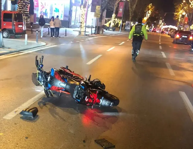 Dur İhtarı Sonrası Polis Memuruna Çarpan Motosiklet Sürücüsü Tutuklandı